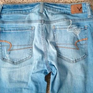 American Eagle distressed jegging